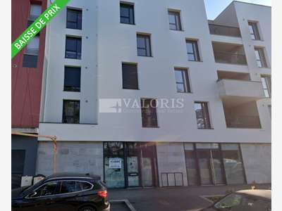A louer local commercial 81m² Av Jaurès à Décines