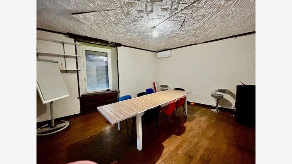 Local commercial 90m² empl privilégié à Delle