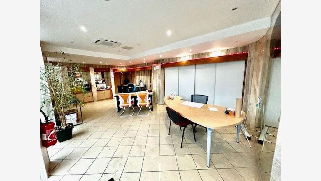 Local commercial 90m² empl privilégié à Delle