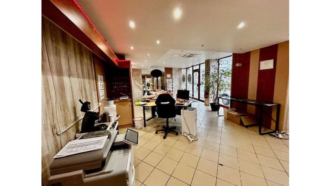 Local commercial 90m² empl privilégié à Delle