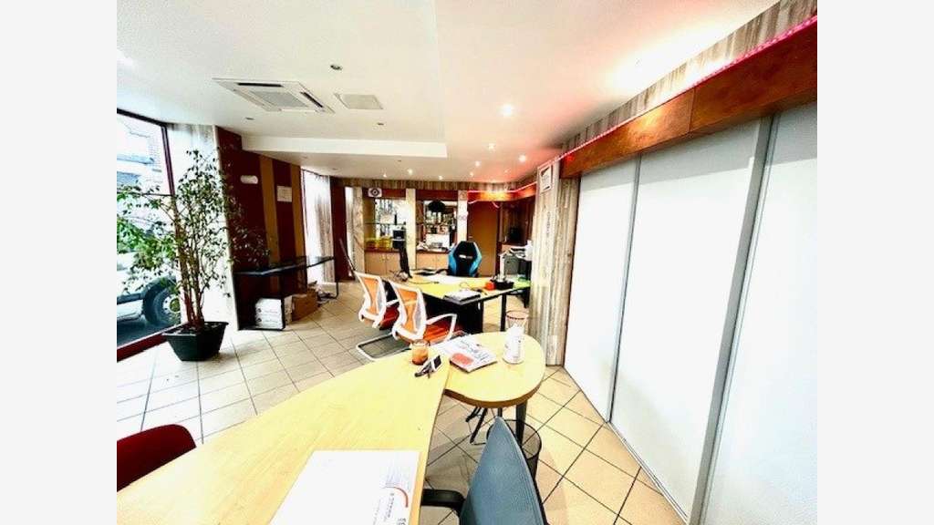 Local commercial 90m² empl privilégié à Delle