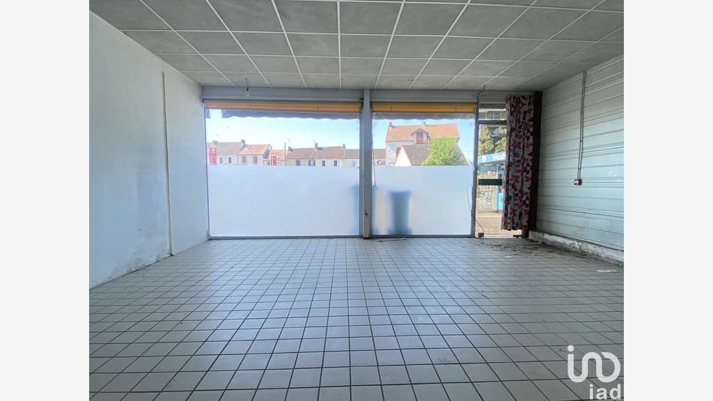 Boutique à Désertines