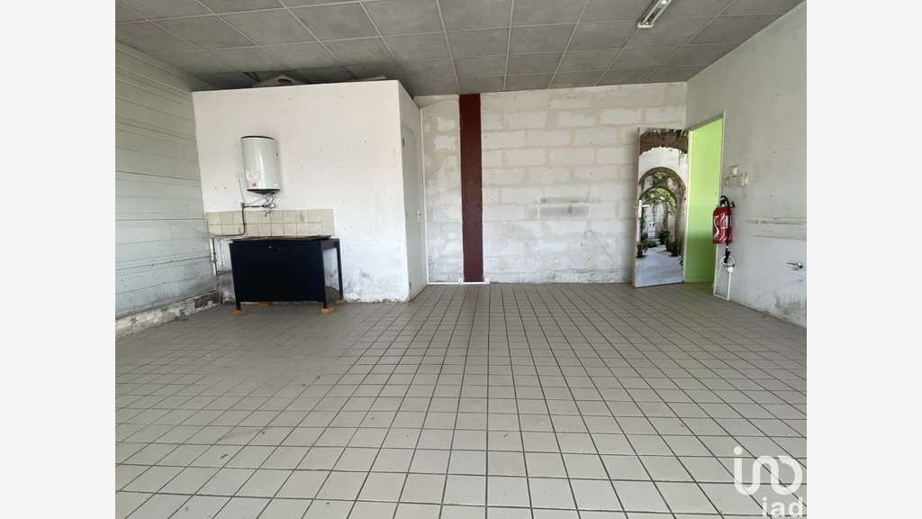 Boutique à Désertines