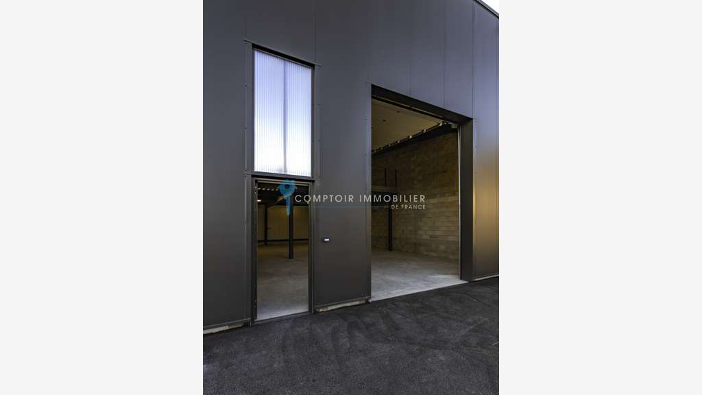 Locaux industriels 433m² à louer à Deyme