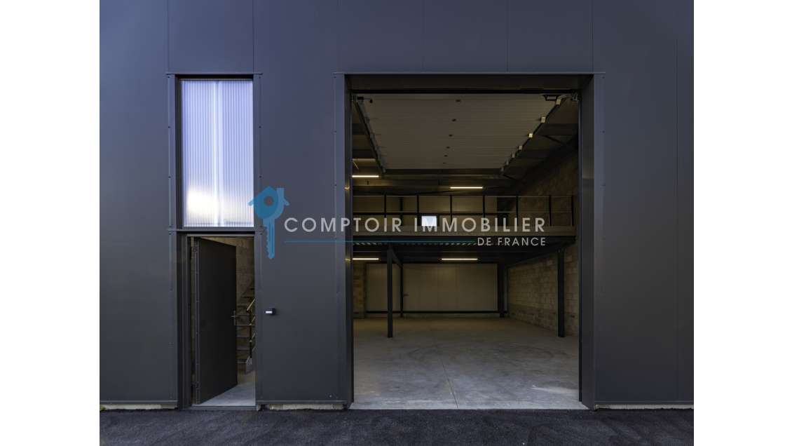 Locaux industriels 185m² à louer à Deyme 