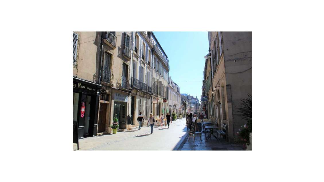 A louer local commercial 87m² centre ville Dijon