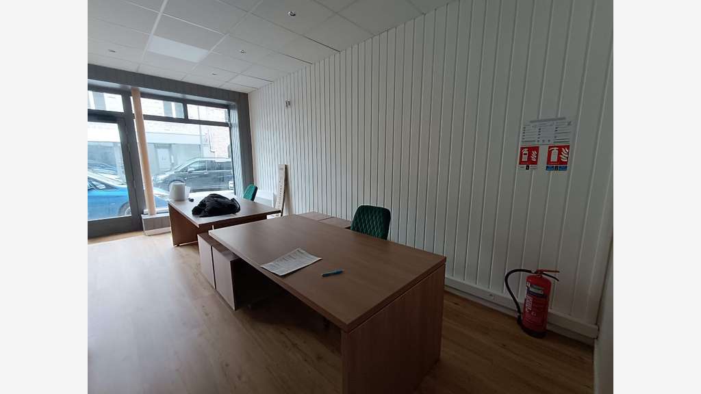 location local commercial empl de choix à Dinan