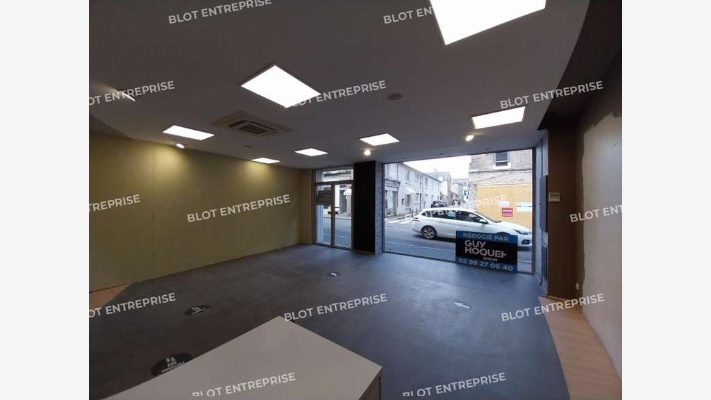 A louer local commercial 84m² à Dinan centre