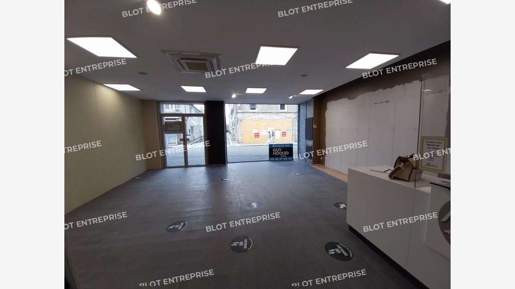 A louer local commercial 84m² à Dinan centre