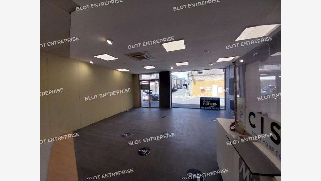A louer local commercial 84m² à Dinan centre