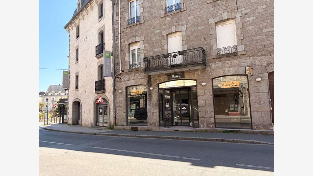 A louer local commercial de 90m² à Dinan centre
