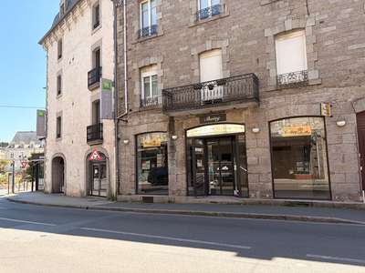 A louer local commercial de 90m² à Dinan centre