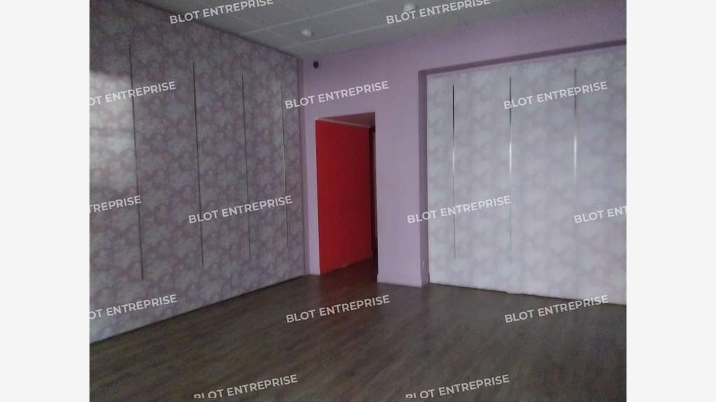 A louer locaux commerciaux de 66m² centre Dinan