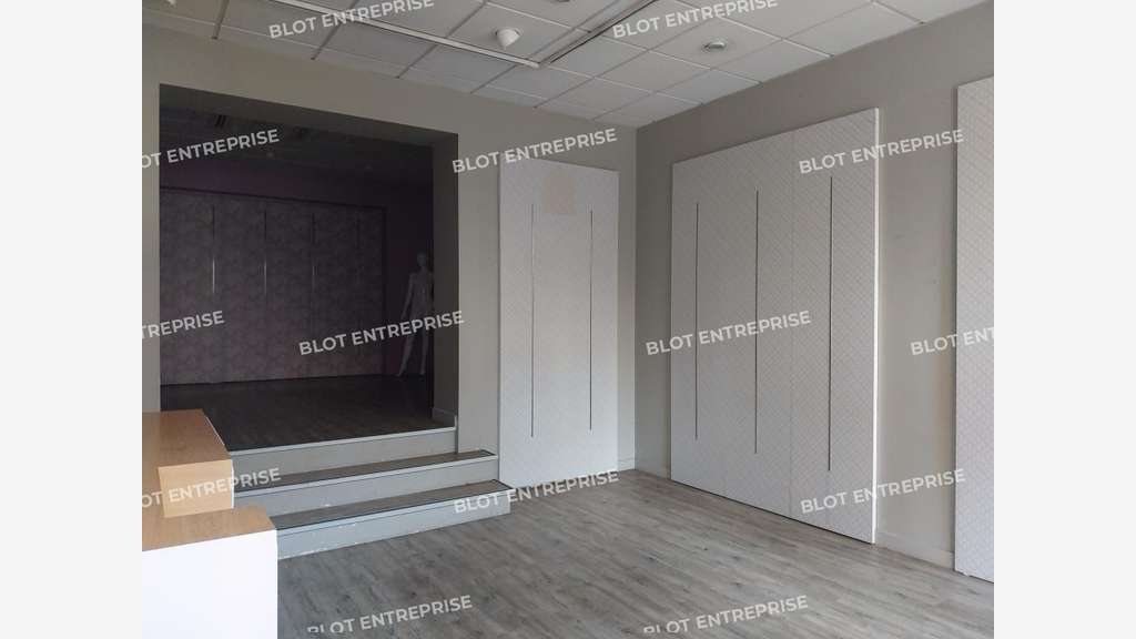 A louer locaux commerciaux de 66m² centre Dinan