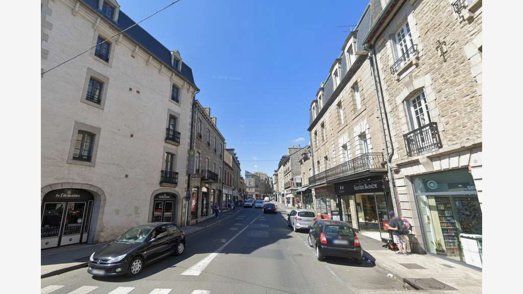 A louer local commercial DINAN Centre ville