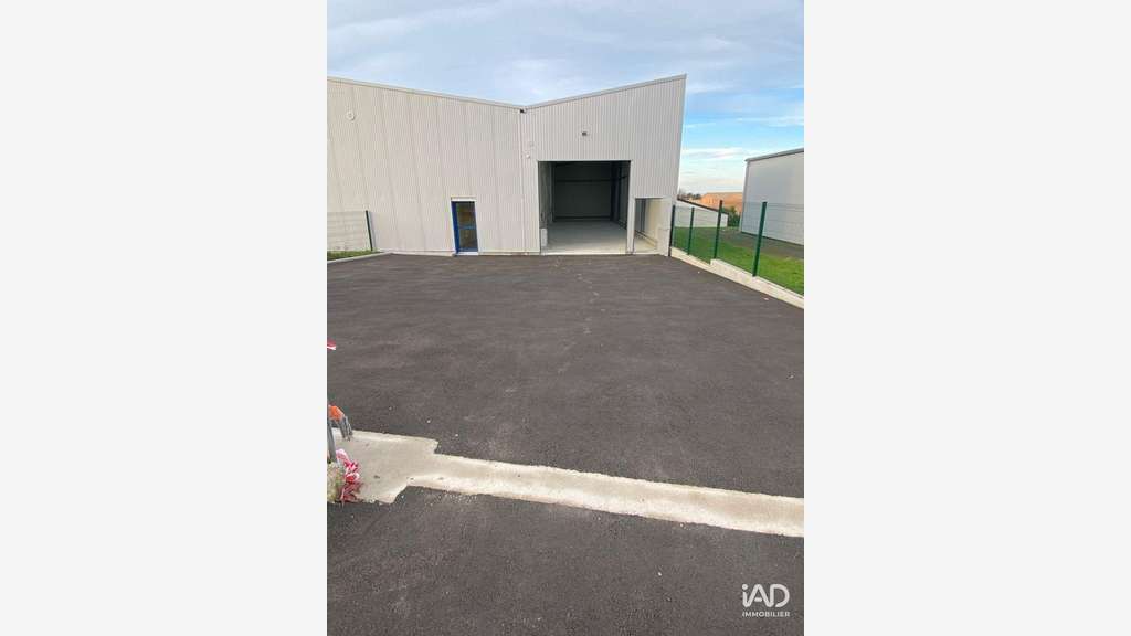 A louer local commercial 165m² à Divatte-sur-Loire