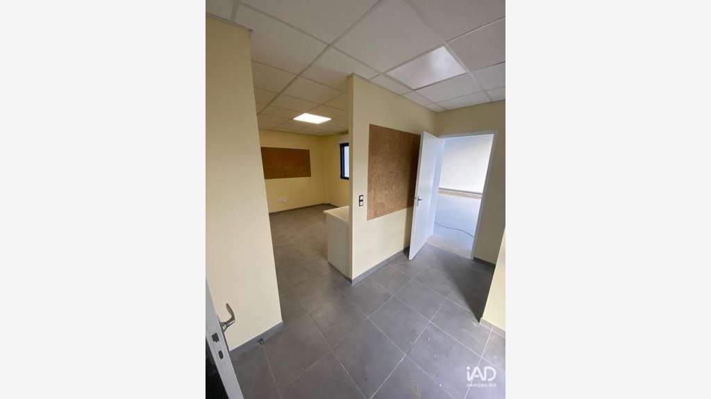 A louer local commercial 165m² à Divatte-sur-Loire