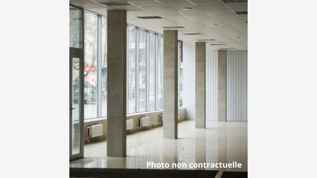 Local Commercial 650 m²- secteur DOLE