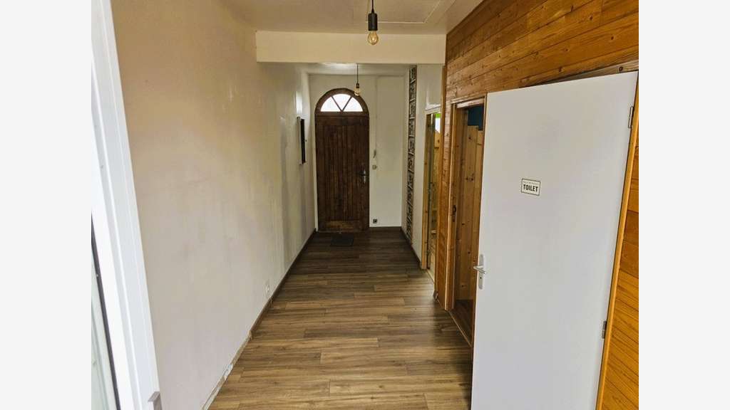 Loue local 73m² à Dolus d'Oléron (17) emplac N°1