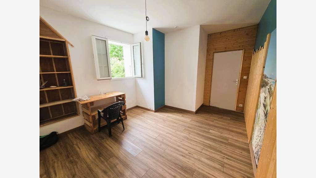 Loue local 73m² à Dolus d'Oléron (17) emplac N°1