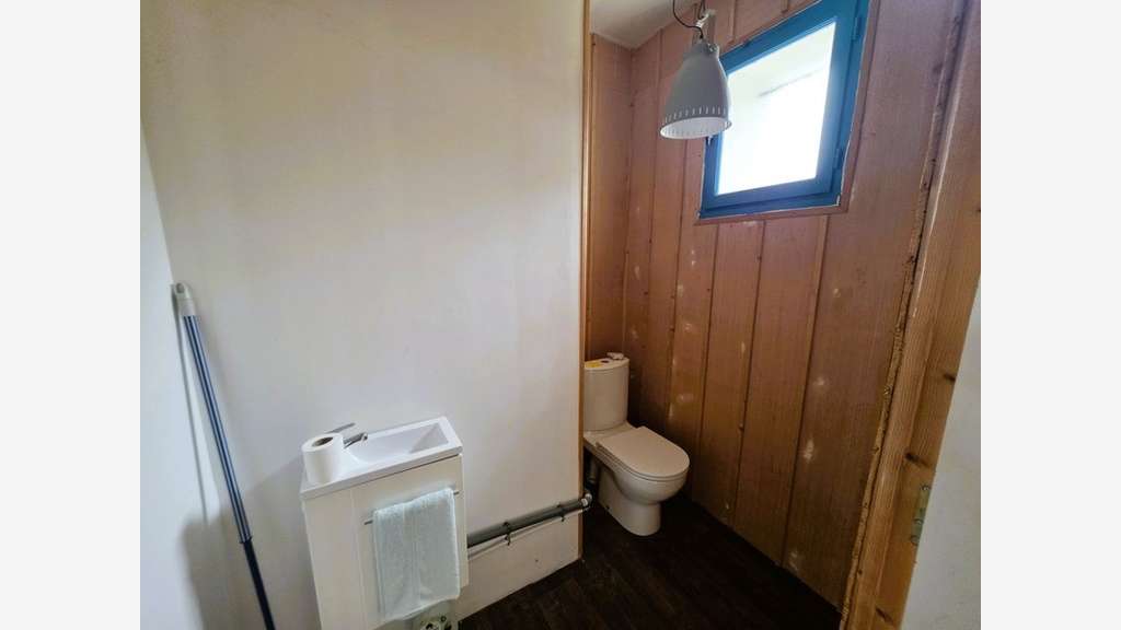 Loue local 73m² à Dolus d'Oléron (17) emplac N°1