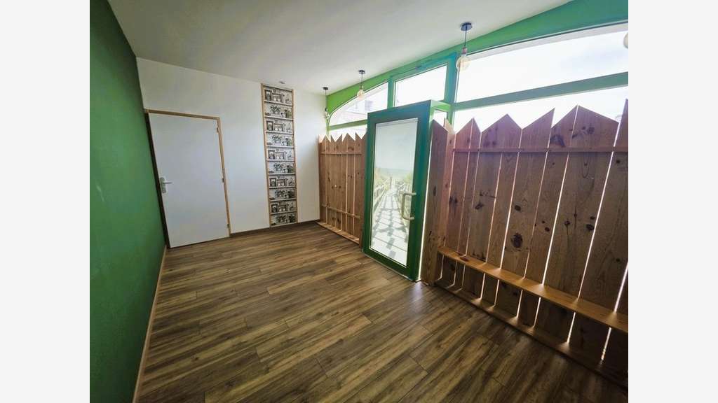 Loue local 73m² à Dolus d'Oléron (17) emplac N°1
