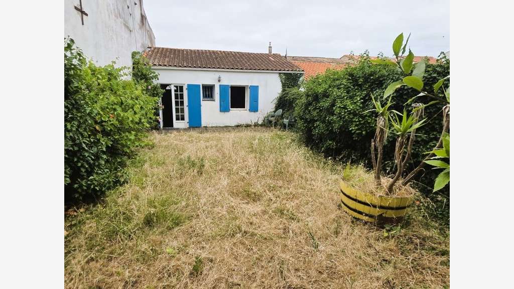 Loue local 73m² à Dolus d'Oléron (17) emplac N°1