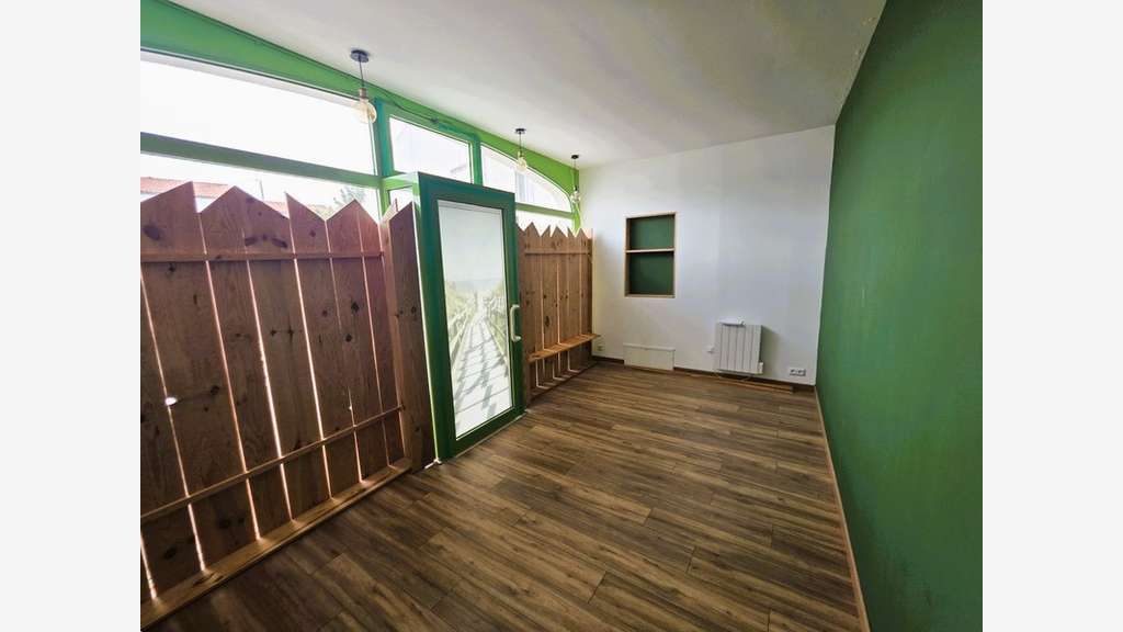 Loue local 73m² à Dolus d'Oléron (17) emplac N°1