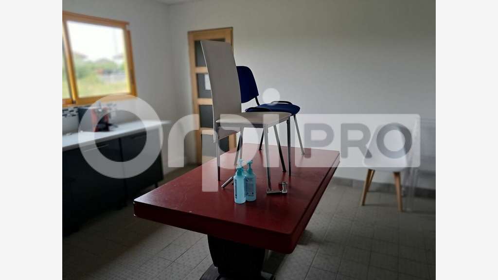 A louer local commercial 525m² empl N° 1 Domerat