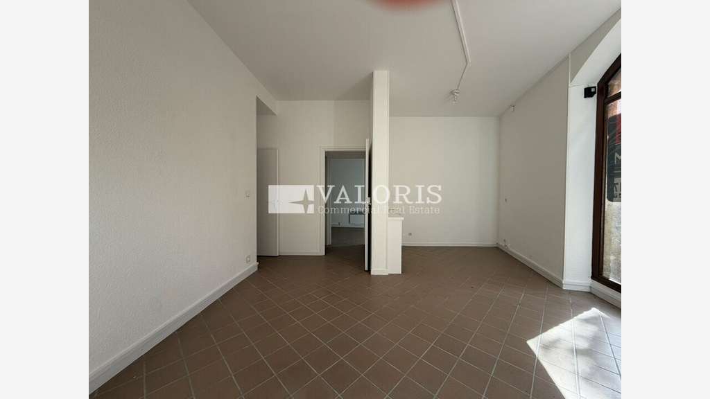 Local commercial de 56m² à louer Dommartin centre