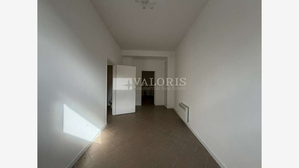 Local commercial de 56m² à louer Dommartin centre