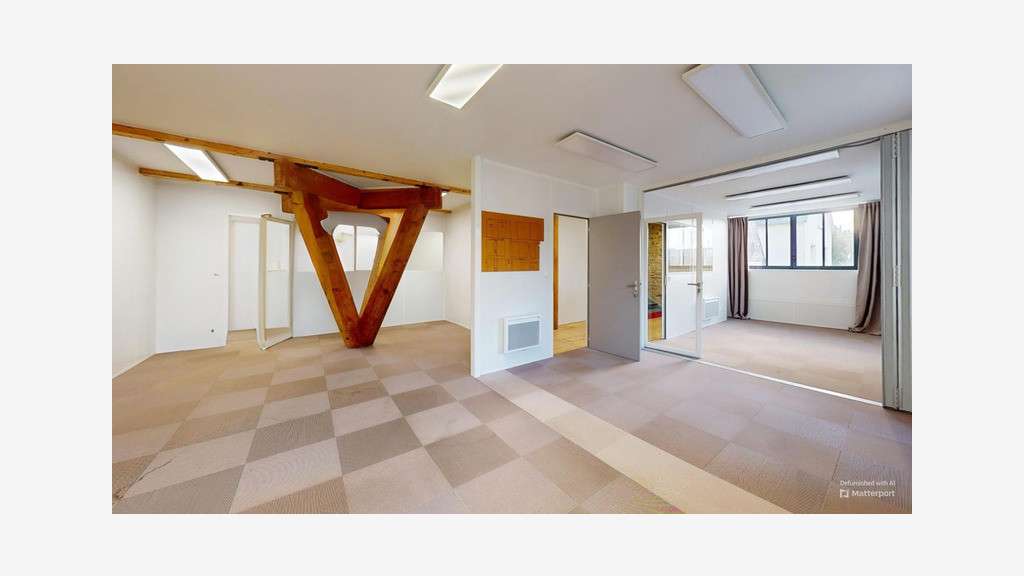 A louer local 218m² polyvalence au Port Rhu