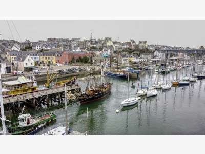 A louer local 218m² polyvalence au Port Rhu