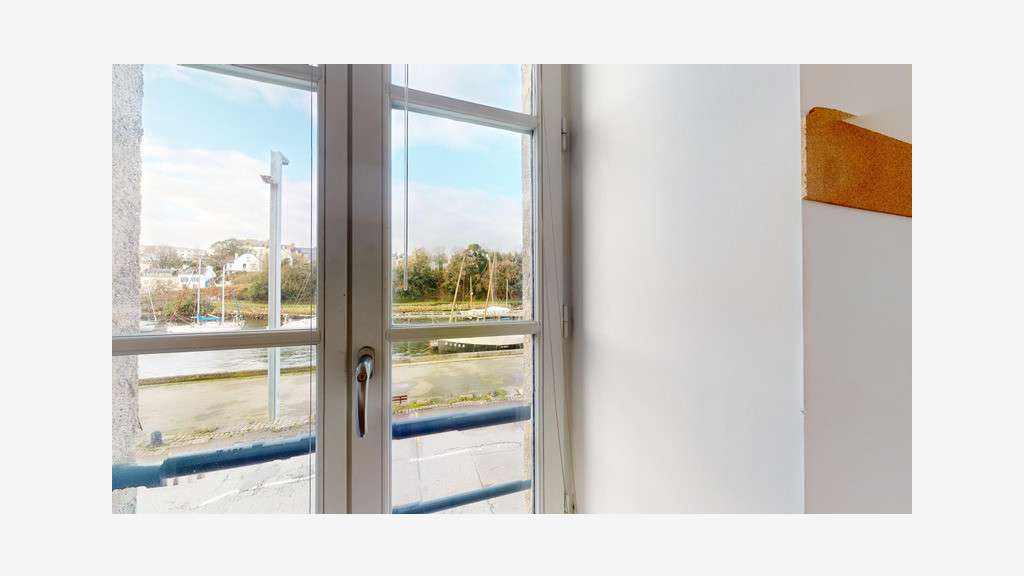 A louer local 218m² polyvalence au Port Rhu