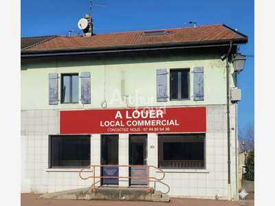 DOUVAINE - LOCAL COMMERCIAL à louer