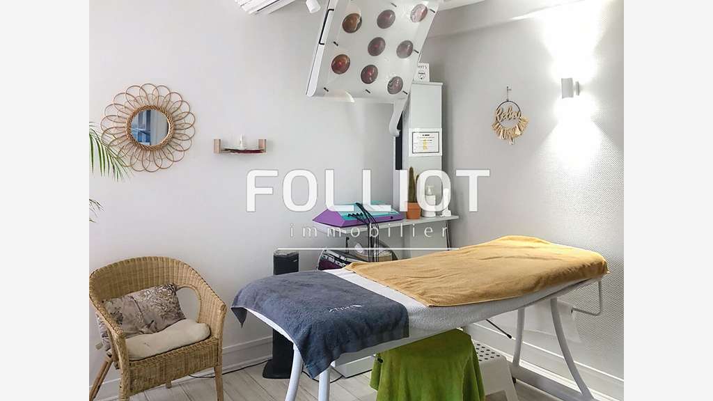 Loue local commercial 53m² à Douvres-la-Délivrance