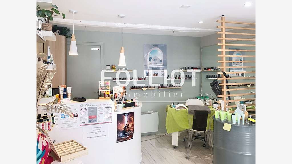 Loue local commercial 53m² à Douvres-la-Délivrance