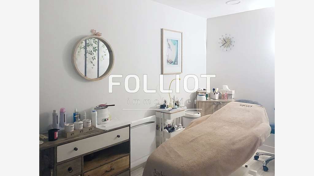 Loue local commercial 53m² à Douvres-la-Délivrance