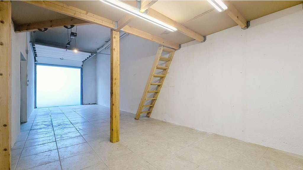 A louer espace commercial 170m²  à Draguignan