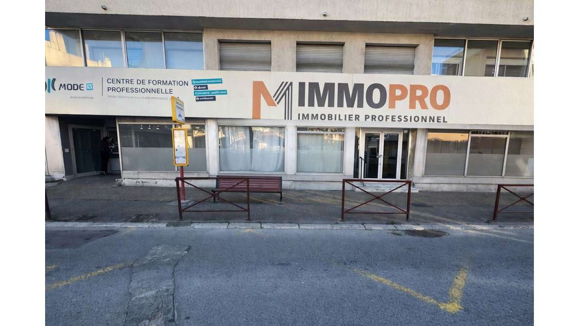 Local 221m² + 100m² en sous sol Draguignan