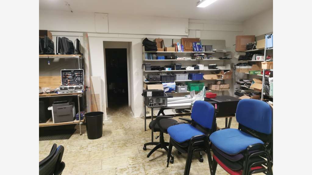 Local 221m² + 100m² en sous sol Draguignan
