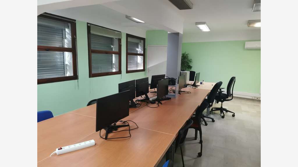 Local 221m² + 100m² en sous sol Draguignan