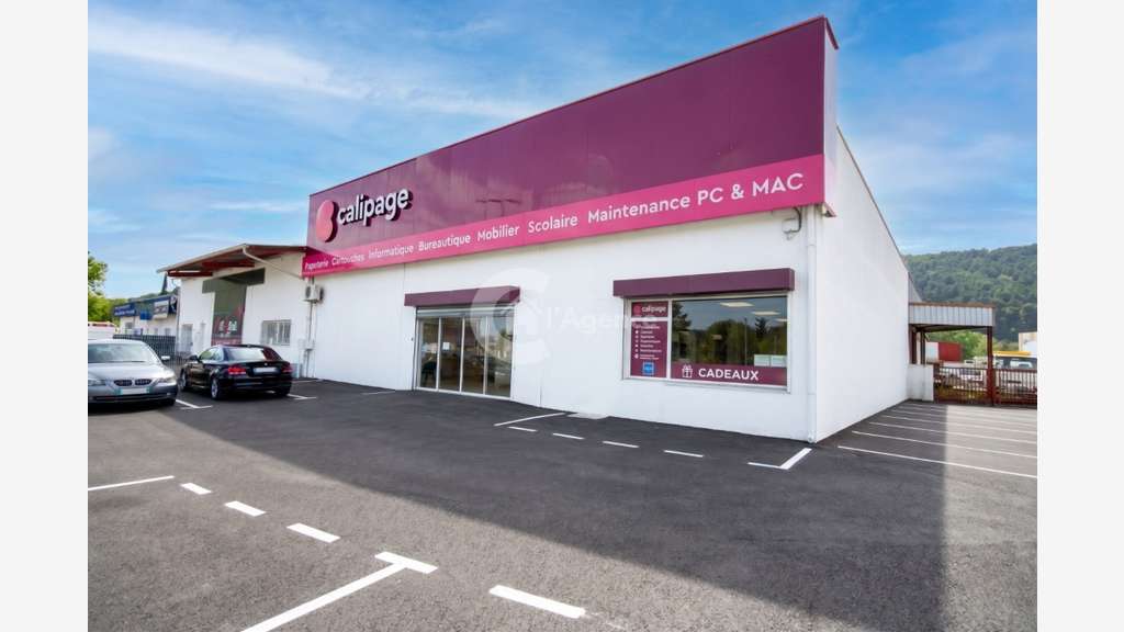 Loue local commercial 420m² empl N°1 à Draguignan