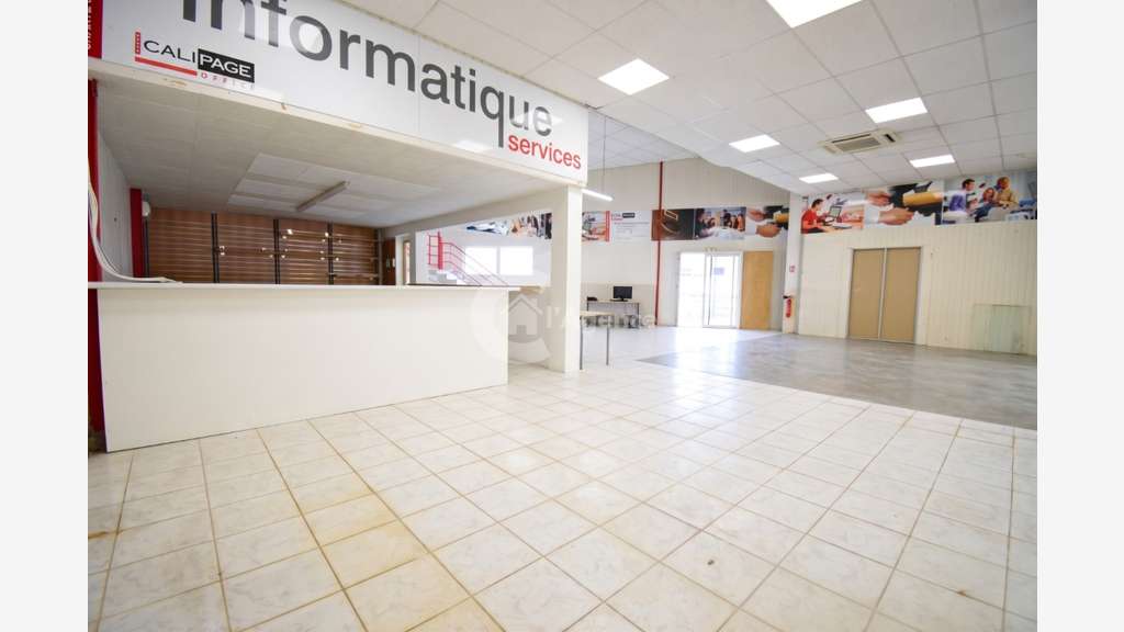 Loue local commercial 420m² empl N°1 à Draguignan