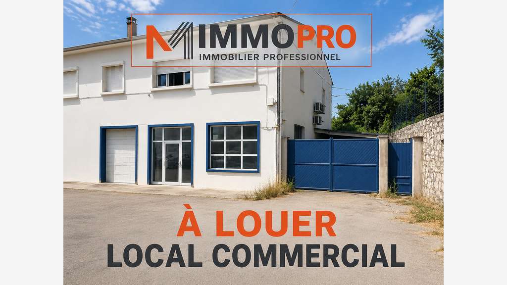 Loue local commercial 180m² avec cour à Draguignan