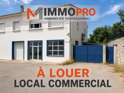 Loue local commercial 180m² avec cour à Draguignan