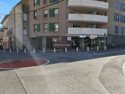 Location Locaux commerciaux - Boutiques à Drap