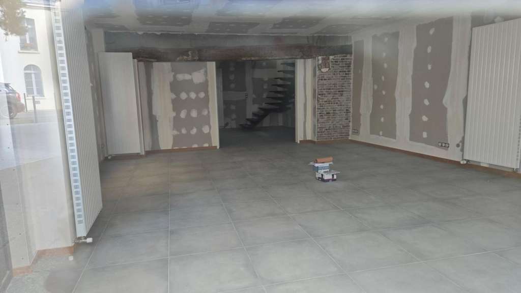 Loue local commercial de 120m² accès PMR à Dreux