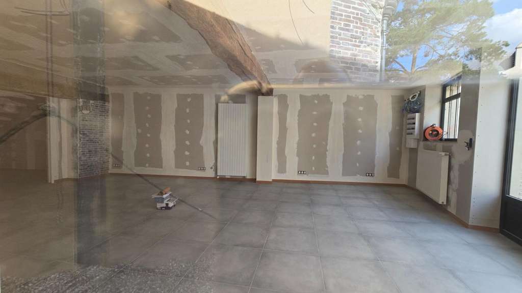 Loue local commercial de 120m² accès PMR à Dreux