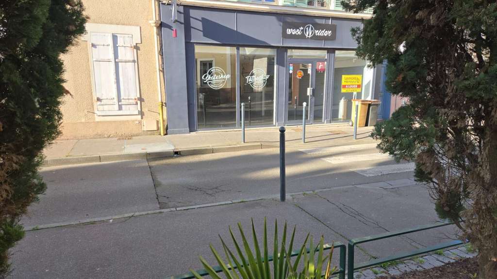 A louer local commercial 130m² centre ville Dreux